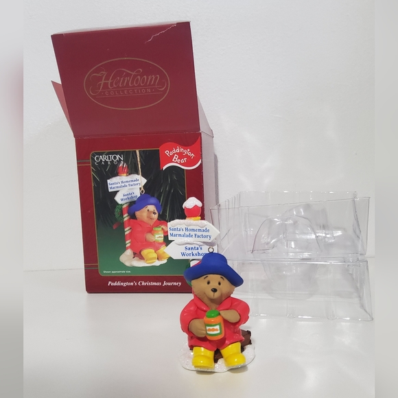 Heirloom Collection Carlton Cards Paddington's Christmas Journey - Picture 3 of 6